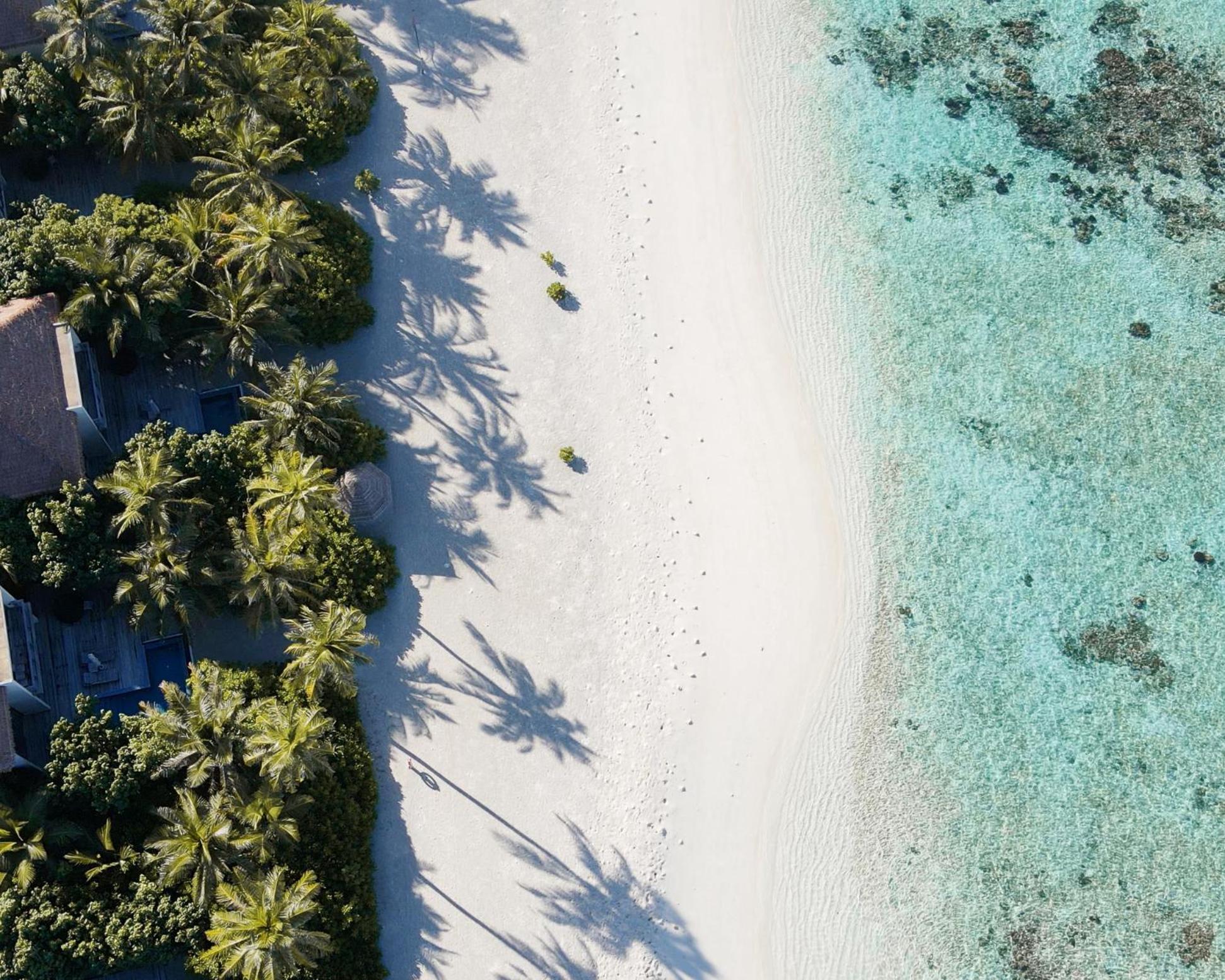 Radisson Blu Resort Maldives With 50 Percent Off On Sea Plane Round Trip 03 Nights & Above Fenfushi Exterior photo Aerial view of the beach